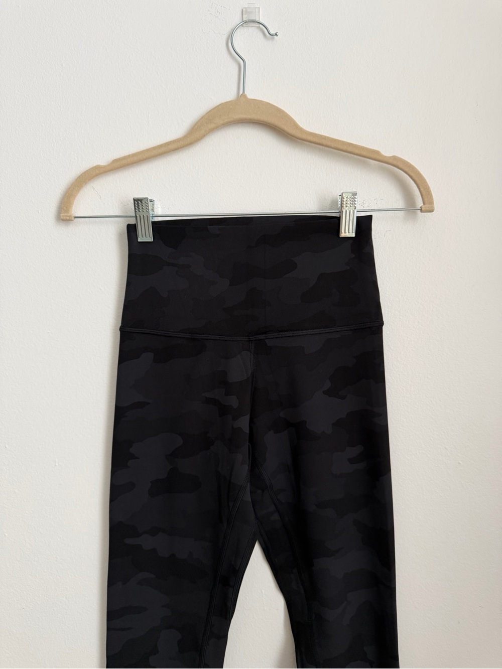 Lululemon Align Pant 25" in Heritage 365 Camo Deep Coal Multi - Picture 5 of 7